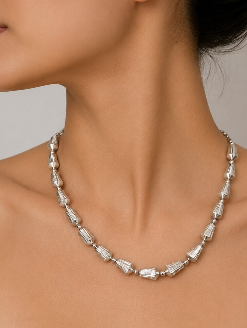 Vtg ALABASTER Silver Aluminum Beaded Necklace